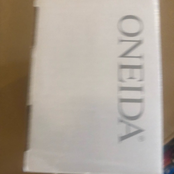 Oneida jewelry box gold plated ribbon. 4 x 3 silver plate velvet lined. - Picture 3 of 9